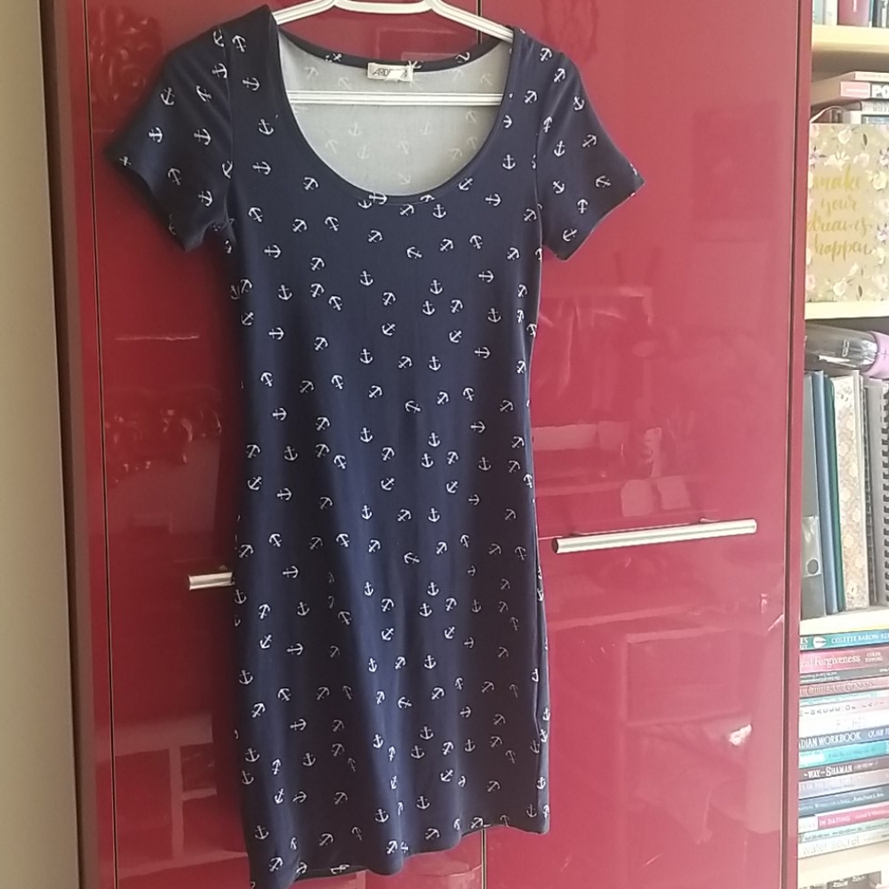 Dress - Picture 3 of 4